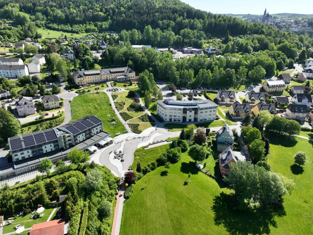 Hotel Am Kurhaus Mit Erstem Ayurveda Center Sachsens - Direkt Am Gesundheitsbad Actinon & Kurpark Bad Schlema Extérieur photo